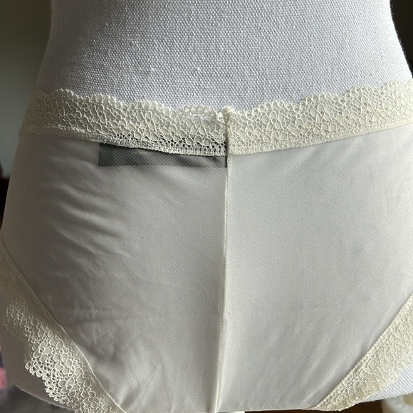 Victoria’s Secret cream iridescent sheer panty size extra large - Picture 6 of 9